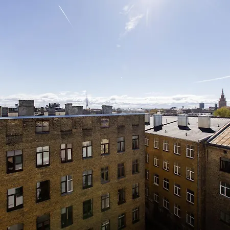 Studio, Views & Close To Everything *